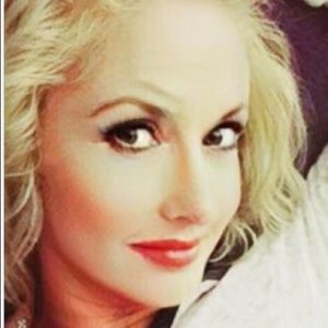 Meet your Posher, Monica